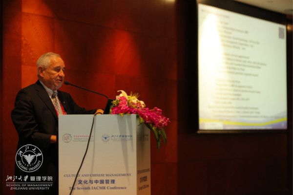 《组织管理研究》(Management and OrganizationReview)杂志主编、杜克大学Arie Lew